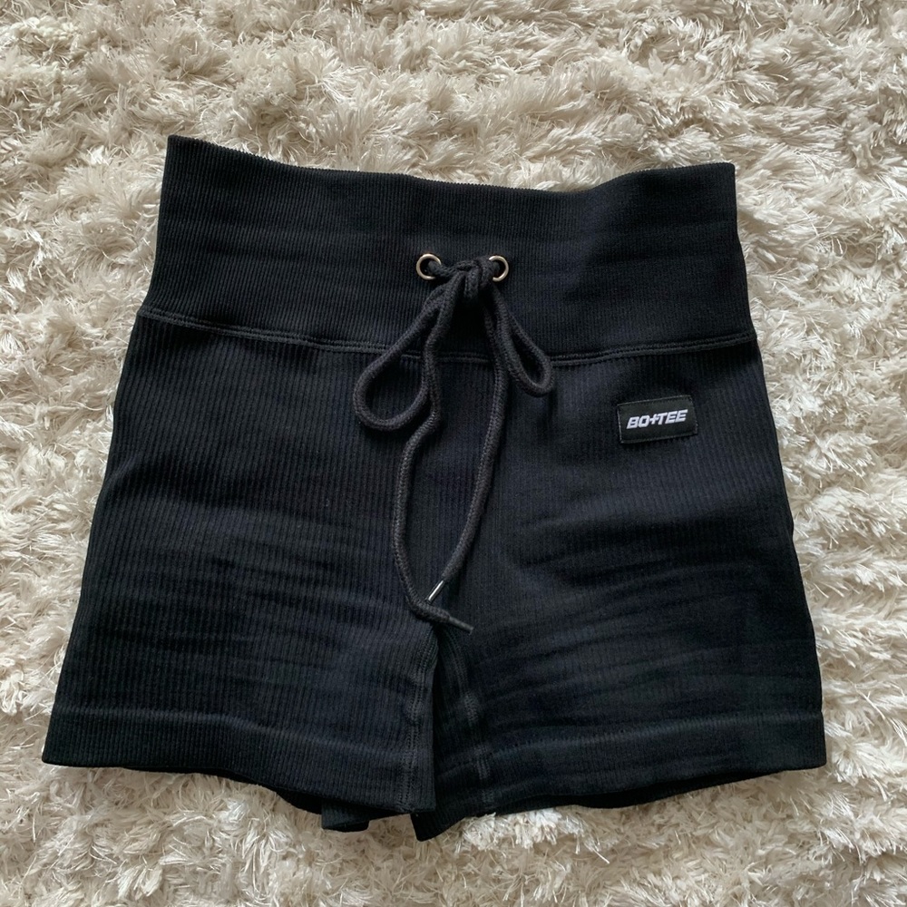 BO + TEE biker shorts